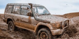 Ile waży pajero 2?