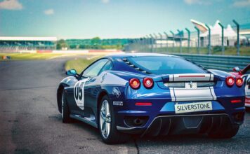 Ile kosztuje Ferrari Spider?