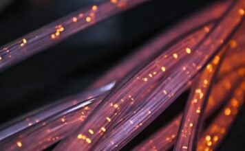 Czy kabel USB przesyła obraz?