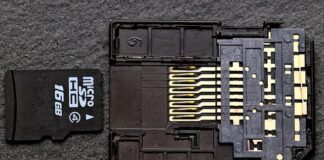 Czy jest przejściówka z HDMI na USB?